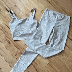 Old Navy size Small Powersoft Gray Speckled Active Set - Cropped Tank & Leggings